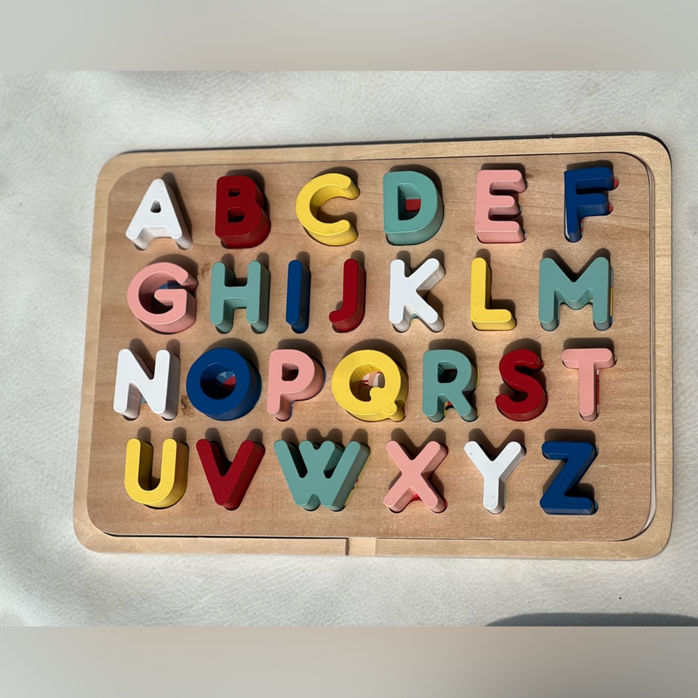 Great used condition wooden petit collage puzzle.